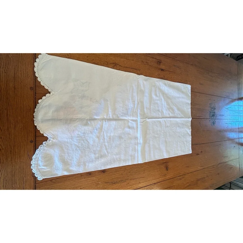 Vtg Hand Embroidered Floral Pillowcases Crochet Lace Pair 17x34